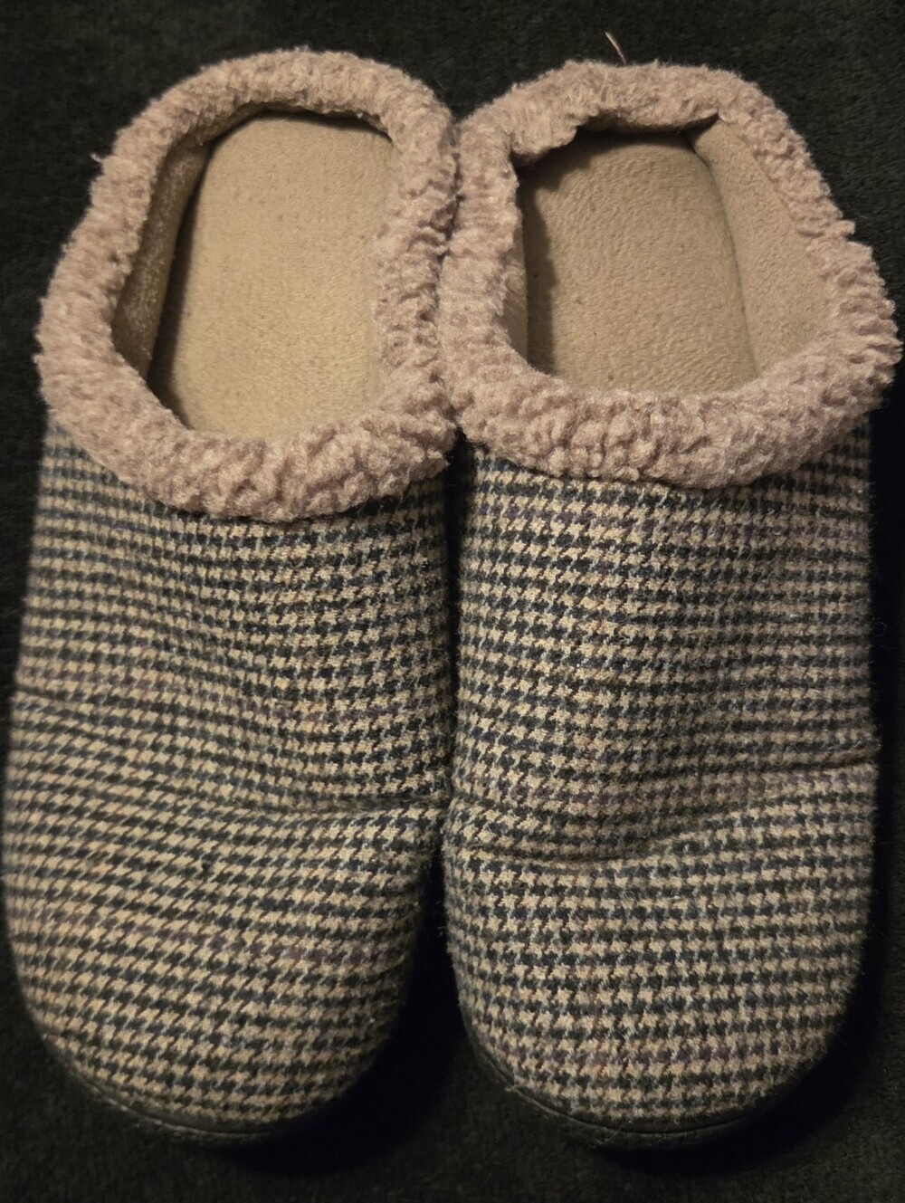 UC Cozy Isotoner Houndstooth Slip-On Slippers